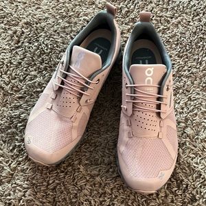 Waterproof On Cloud running shoes size 8.5 womens